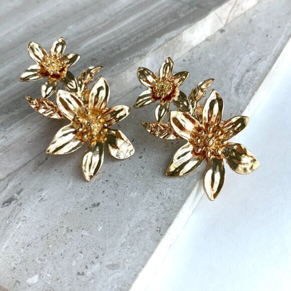 NEW~ Anthropologie Shashi Double Flower Drop Gold Earrings - Picture 3 of 7